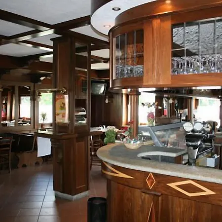 & Restaurant Gran Paradiso ホテル 3*