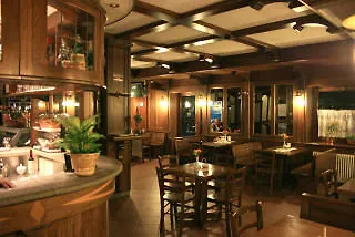 & Restaurant Gran Paradiso فندق 3*